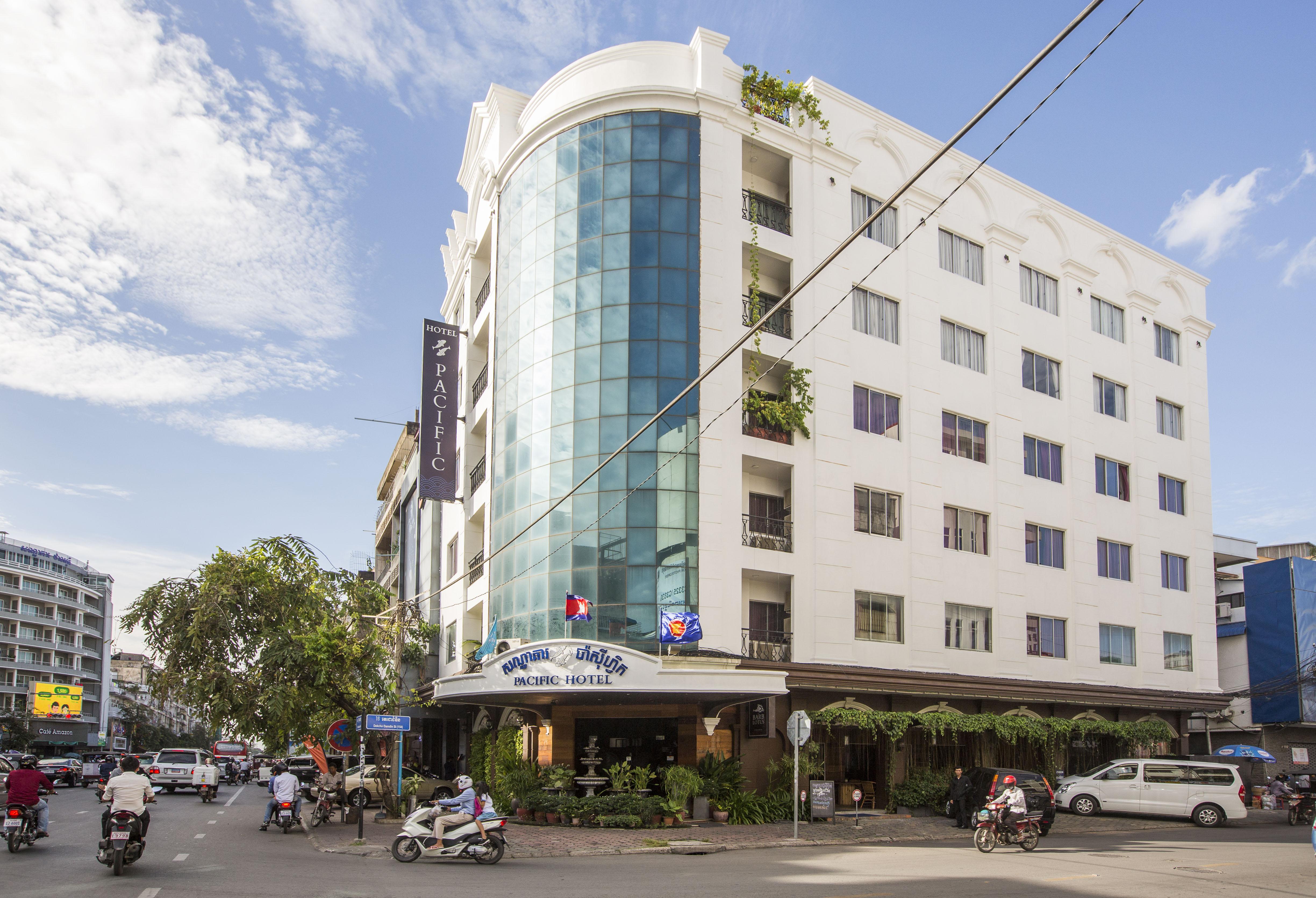 Pacific Hotel Phnom Penh Exterior foto